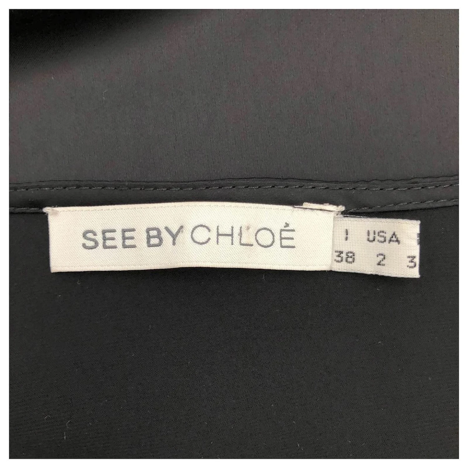 Robe Droite See By Chloé En Satin Noir Avec Manches En Jersey Et épaules Manquantes – Image 5