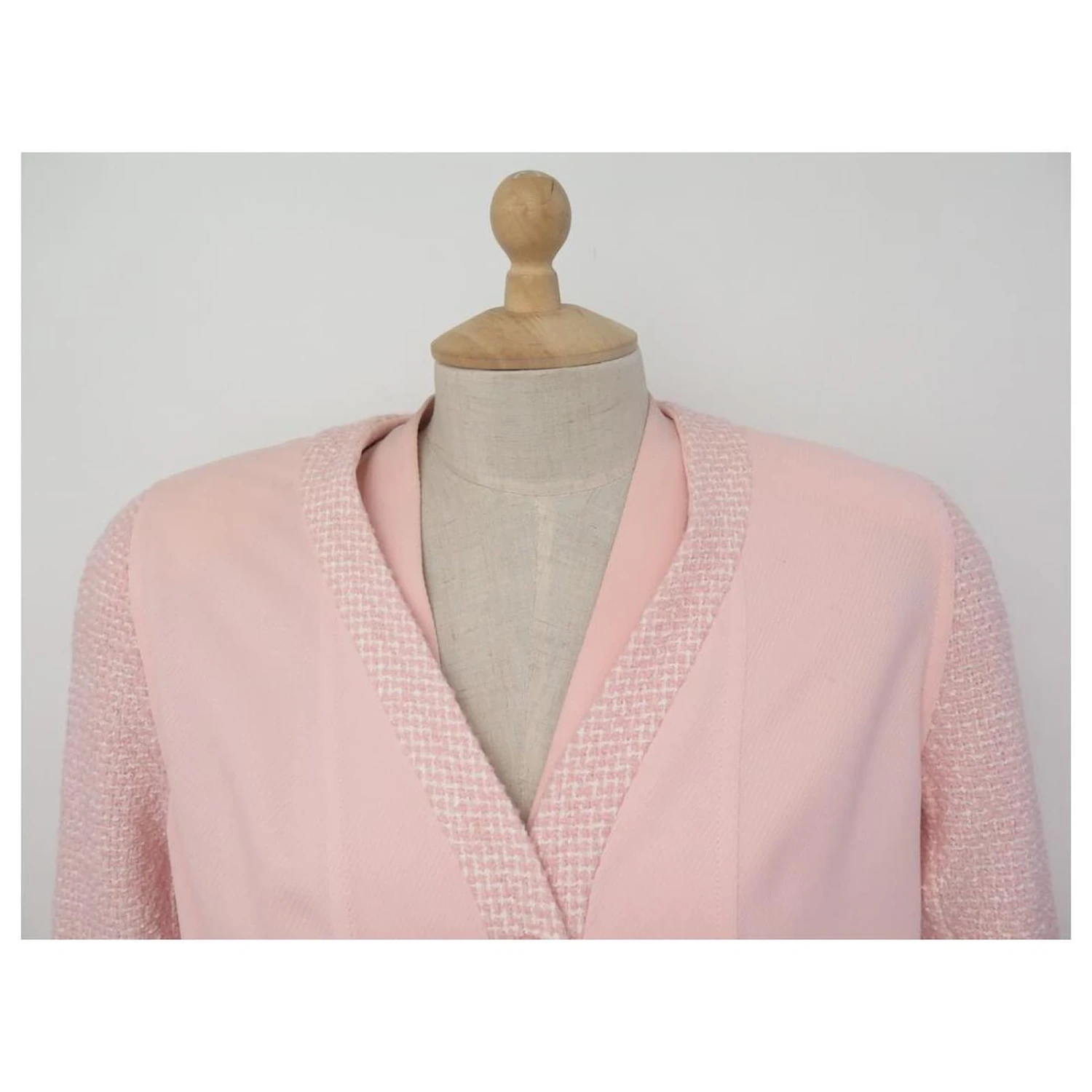 VESTE TAILLEUR + ROBE CHANEL T40 M EN TWEED ROSE PINK JACKET DRESS SUIT – Image 2