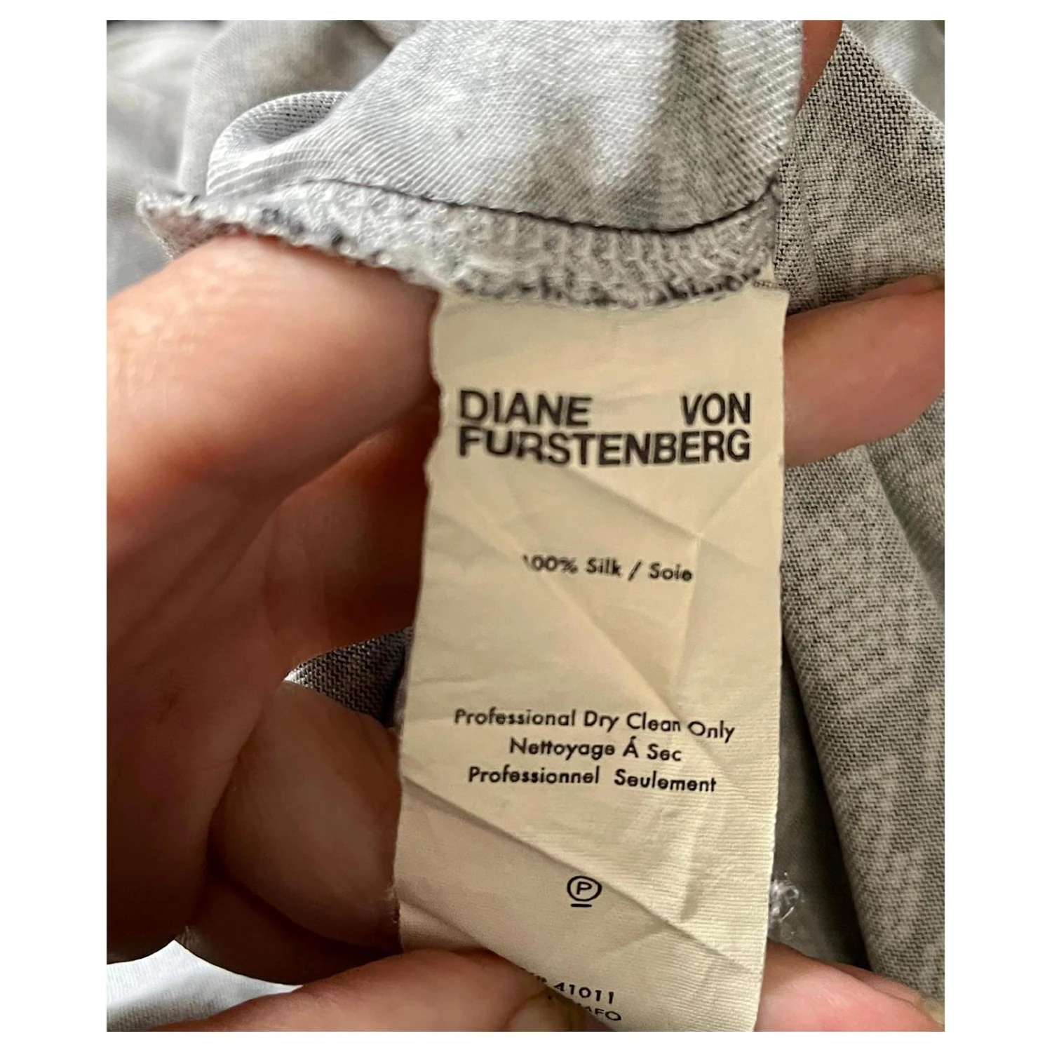 Diane Von Furstenberg Robe Portefeuille DVF Julian En Noir Avec Motif Blanc – Image 7