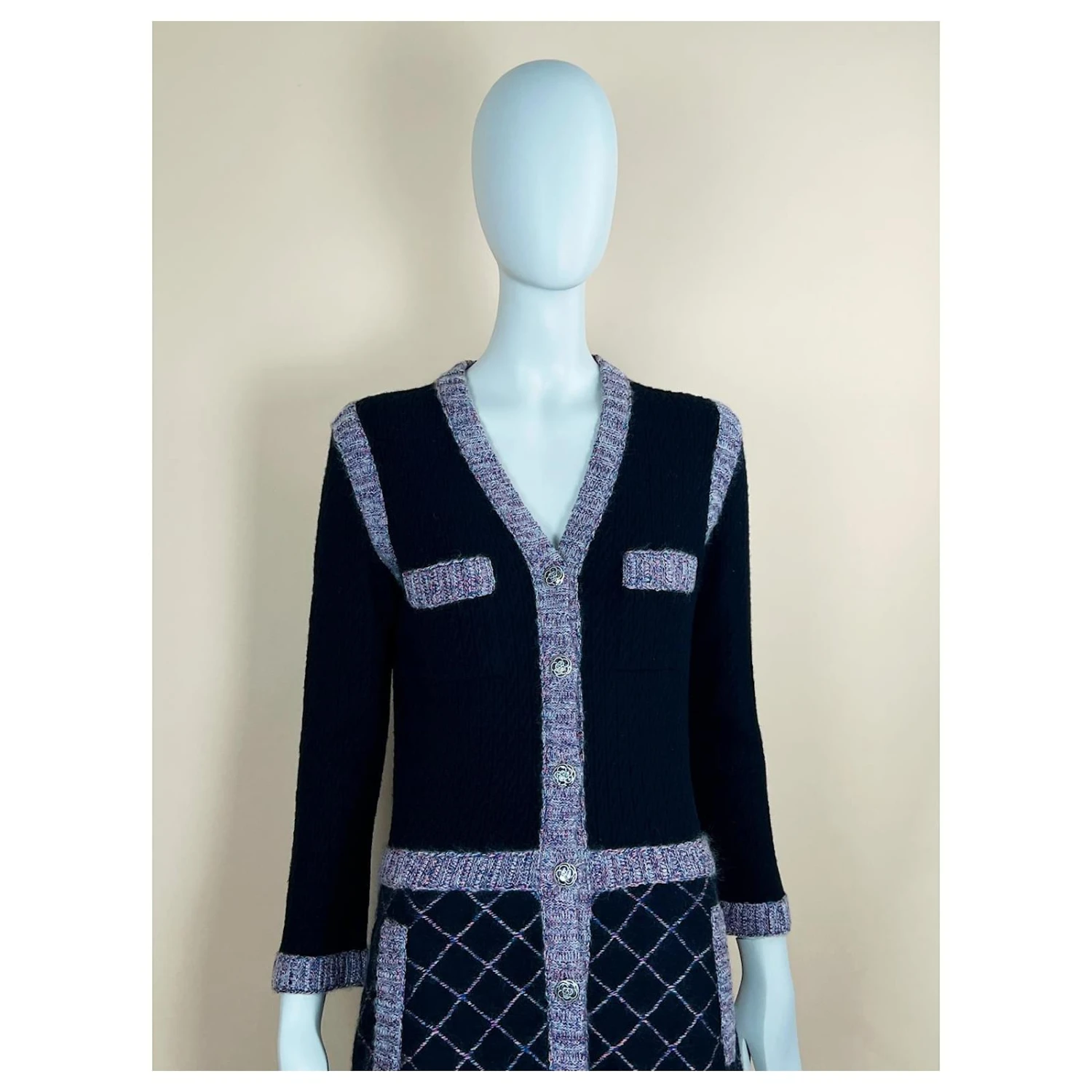 Chanel Robe Veste Iconique Coco Brasserie Noir – Image 10