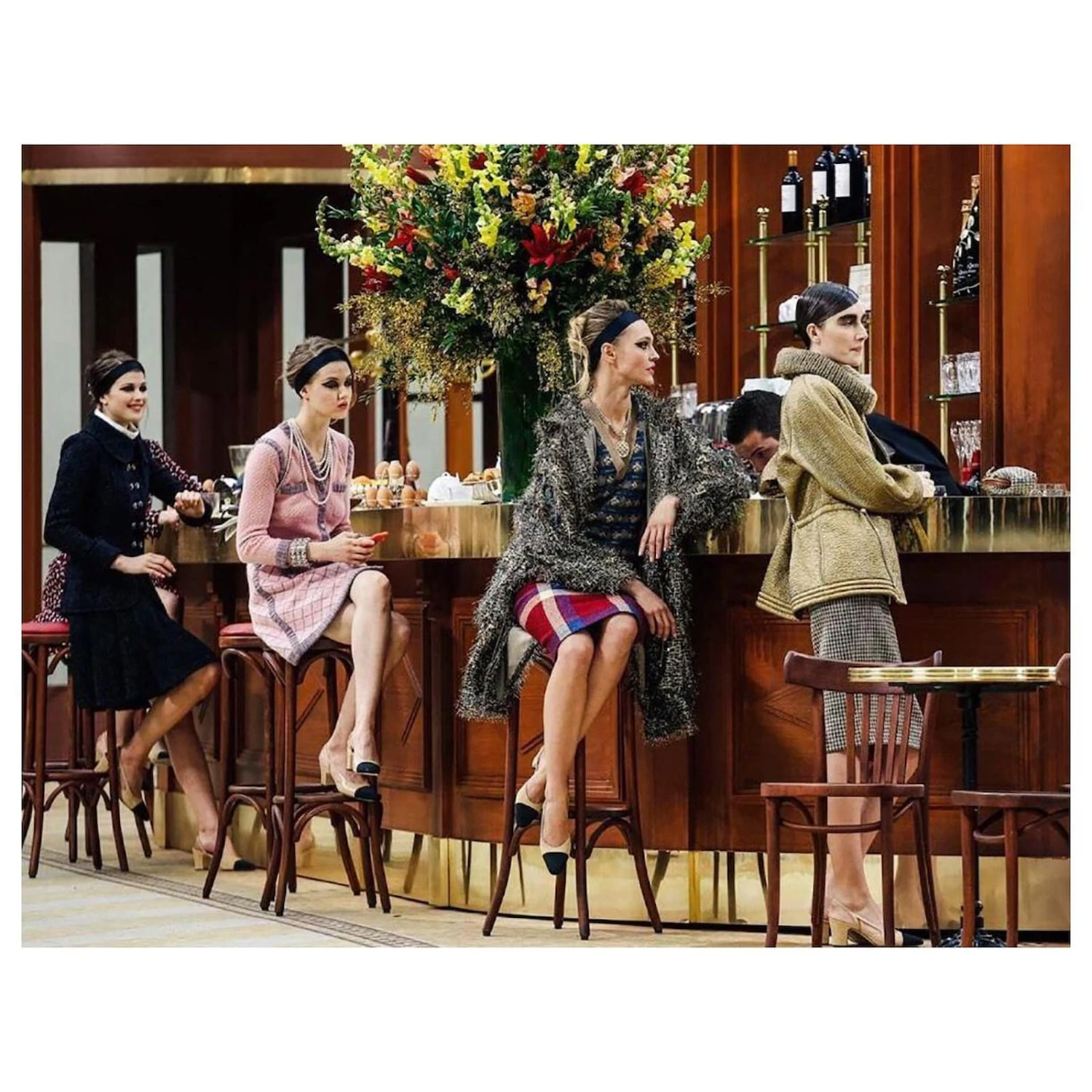 Chanel Robe Veste Iconique Coco Brasserie Noir – Image 4